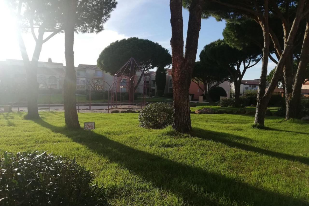 Very Cosy Apartment At 200 M From The Beaches La Londe-les-Maures Exterior foto